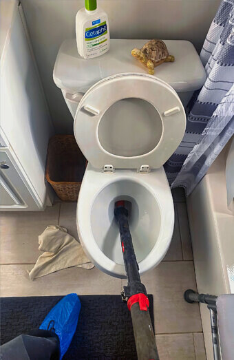 https://blockeddrainsdarch.com.au/uploads/2025/07/blocked-toilet-54169.jpg