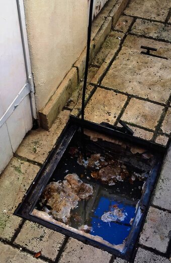 https://blockeddrainsdarch.com.au/uploads/2025/07/hero-blocked-sewers-14060.jpg