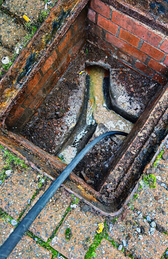 https://blockeddrainsdarch.com.au/uploads/2025/07/hero-blocked-sewers-67191.jpg